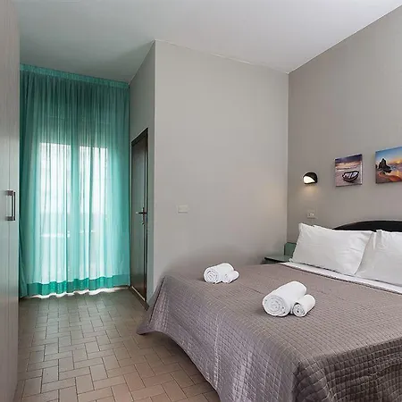 Family Mediterraneo - Azzurro Club Готель 3*