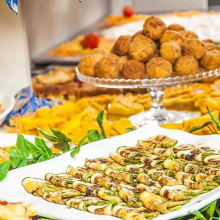 Готель Family Mediterraneo - Azzurro Club