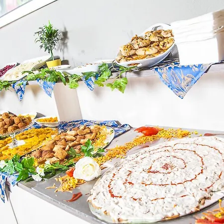 Family Mediterraneo - Azzurro Club Готель Чезенатіко